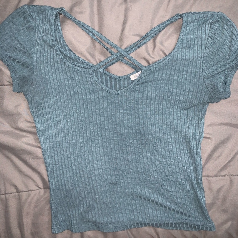Blue cropped shirt